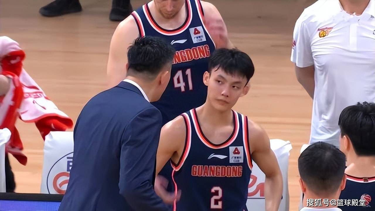 明日NBA常规赛，热火客场挑战湖人。